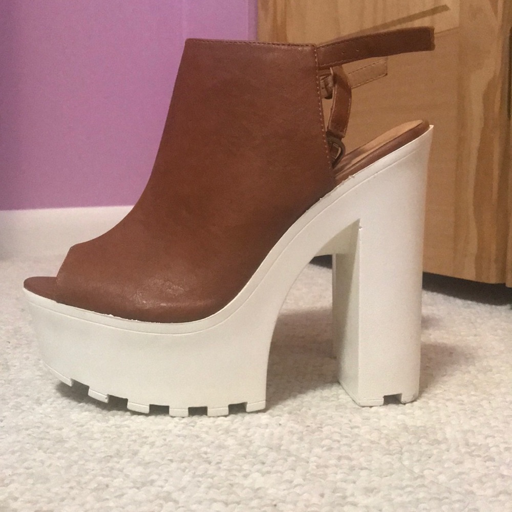 Platform Heels - Picture 3 of 4